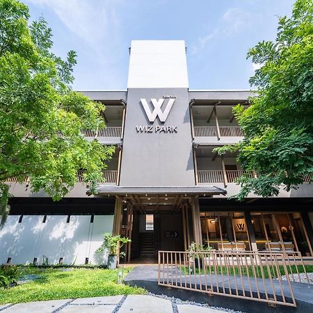 Hotel Wizpark Ratchada Бангкок Экстерьер фото